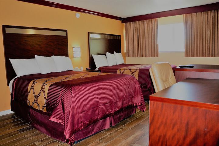 Standard Room, King or Two Doubles (2 of 9)