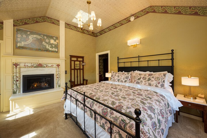 Room 10 of 50