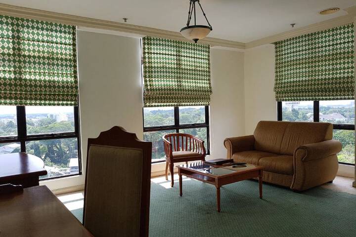 Room 18 of 33