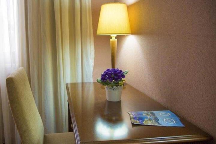 Room 10 of 35