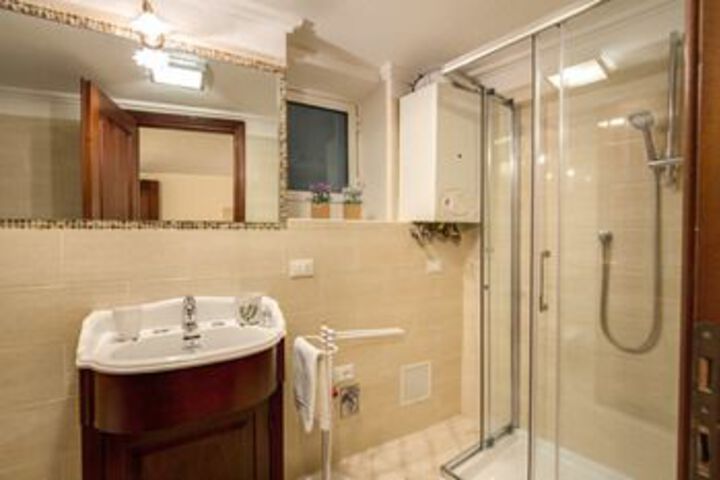 Room 2 of 19