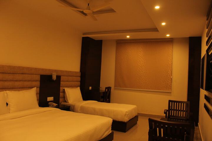 Room 8 of 43