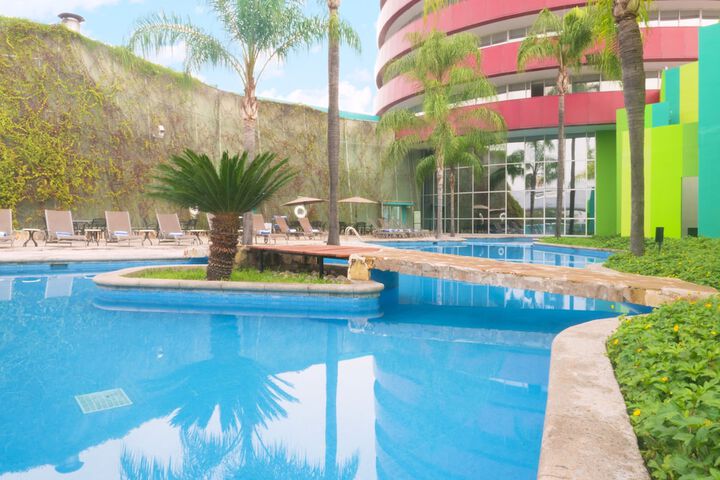 Pools & Facilities
