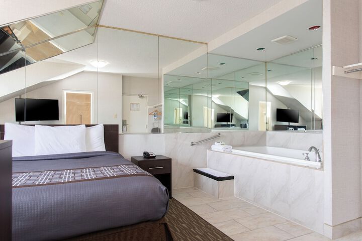 Standard Queen Bed Accessible (1 of 15)
