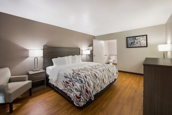 Room 8 of 34