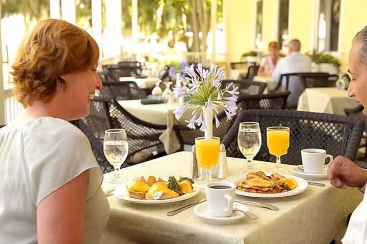 Breakfast area
