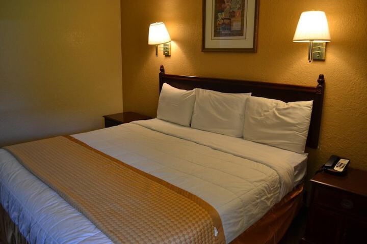 Room 26 of 37