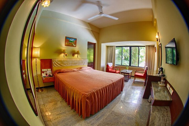 Room 3 of 25