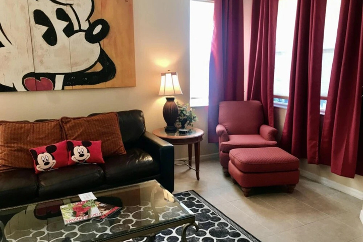 Room 7 of 28