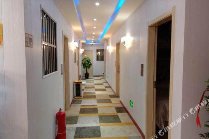 Shell Hotel (Xian Guangtaimen Subway Station)
