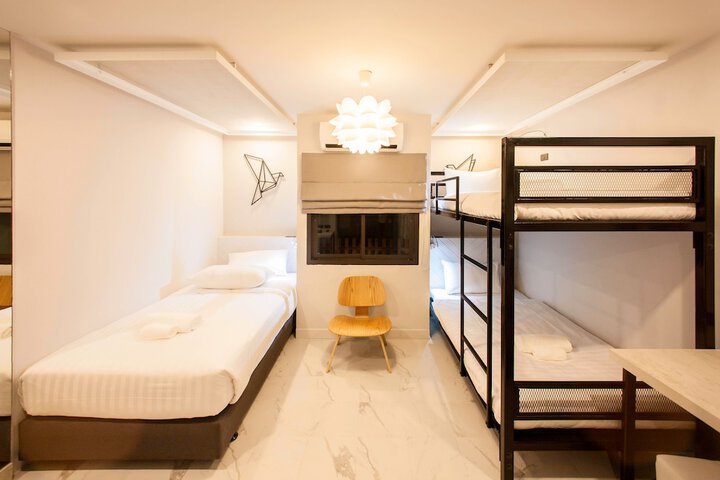 Room 10 of 60