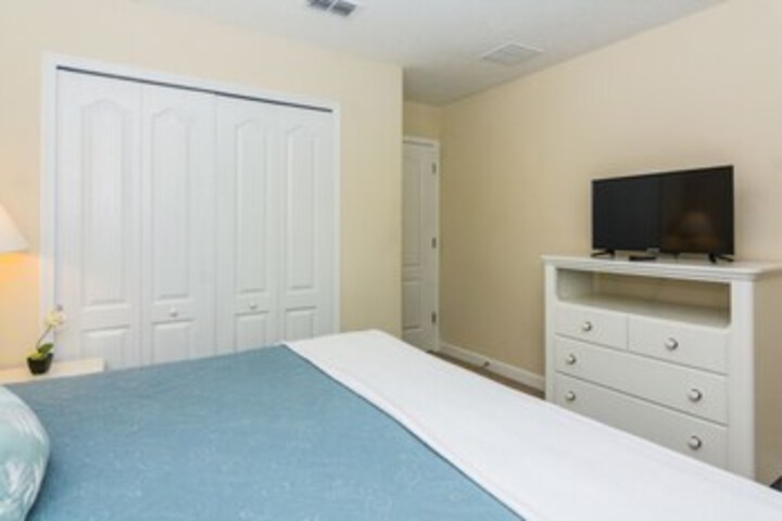Room 34 of 46