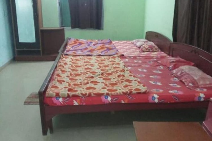 Room 13 of 26