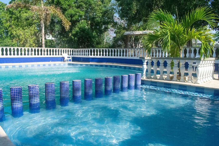 Pool 25 of 27