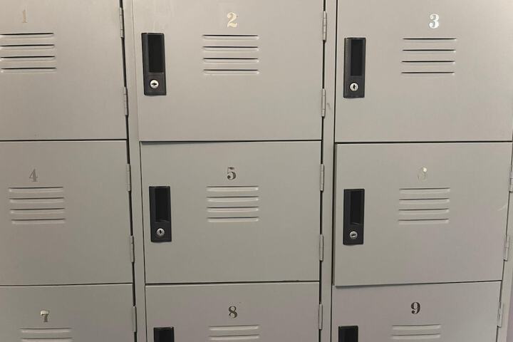 Room 6 of 8