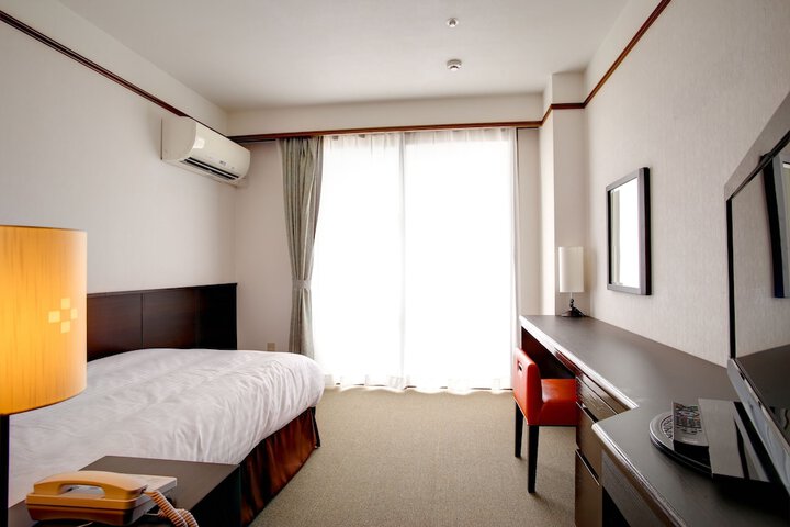 Room 11 of 43
