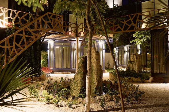 Hotel Exterior 41 of 51