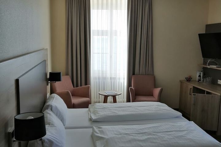 Room 20 of 76