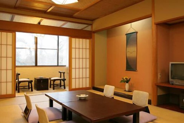 Room 6 of 51