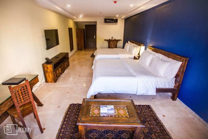 Room 10 of 21