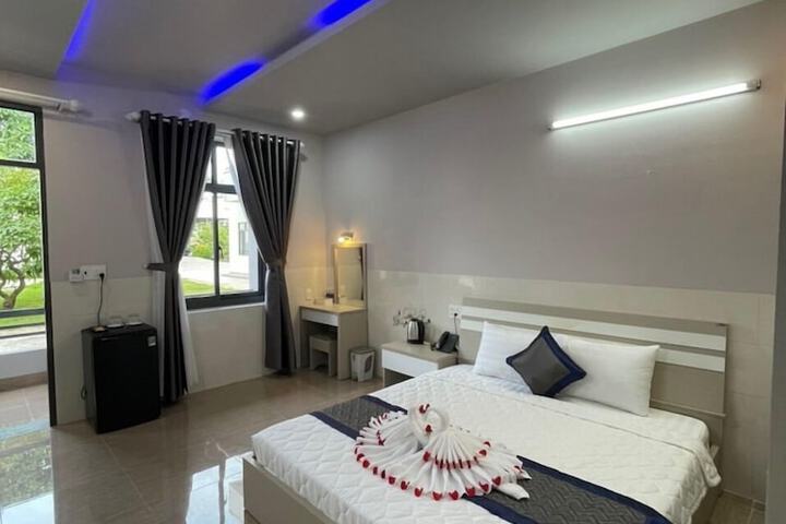Room 3 of 25