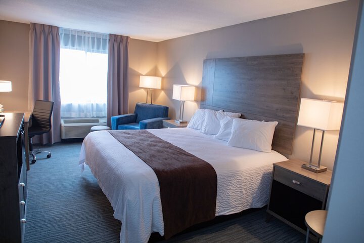 Standard | King Bed (4 of 6)
