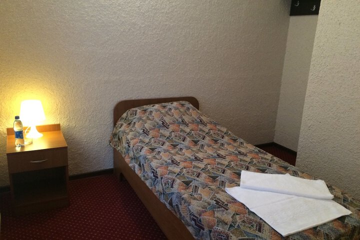 Room 4 of 19