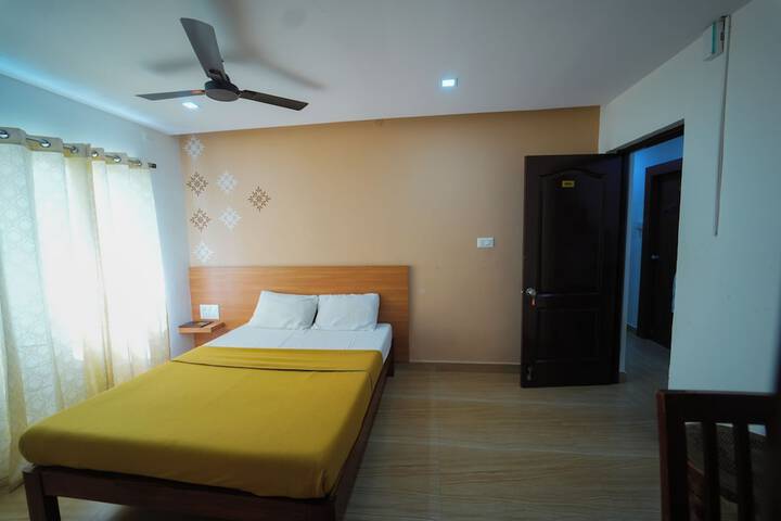 Room 12 of 19