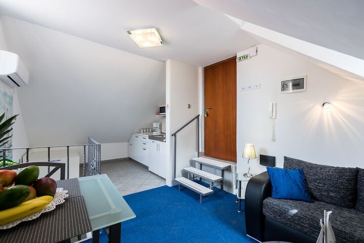 Room 114 of 180