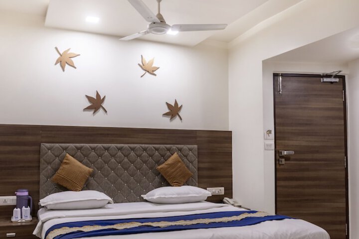 Room 30 of 52