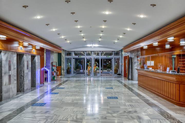 Guest Lobby