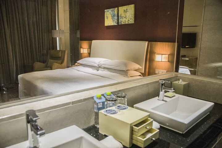 Room 4 of 41