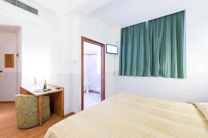 Room 11 of 45