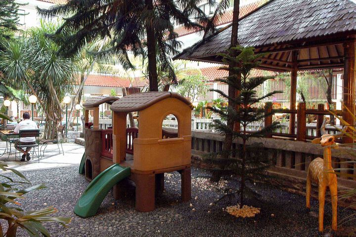 Children's play area - outdoor