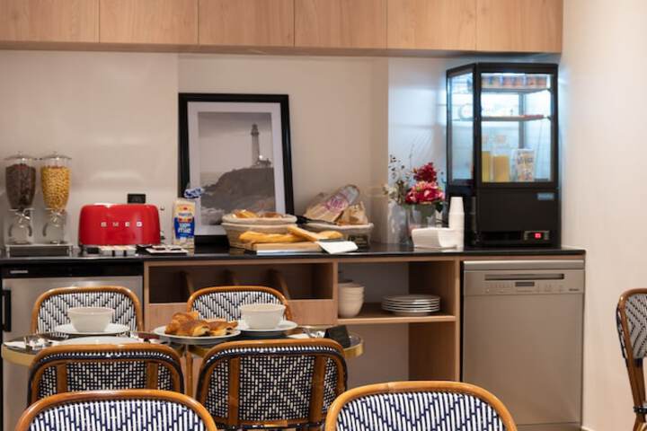 Breakfast/Coffee Service 68 of 70