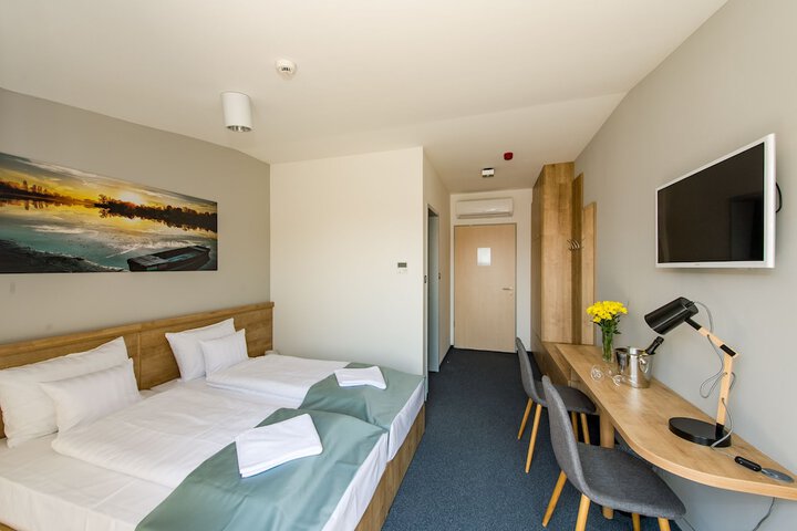 Room 7 of 20