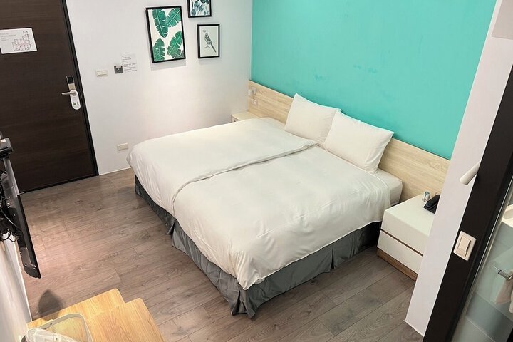 Room 12 of 94