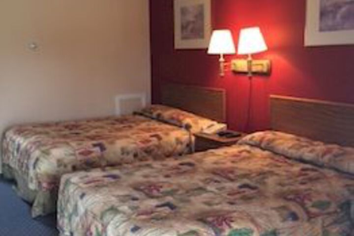 Room 4 of 16