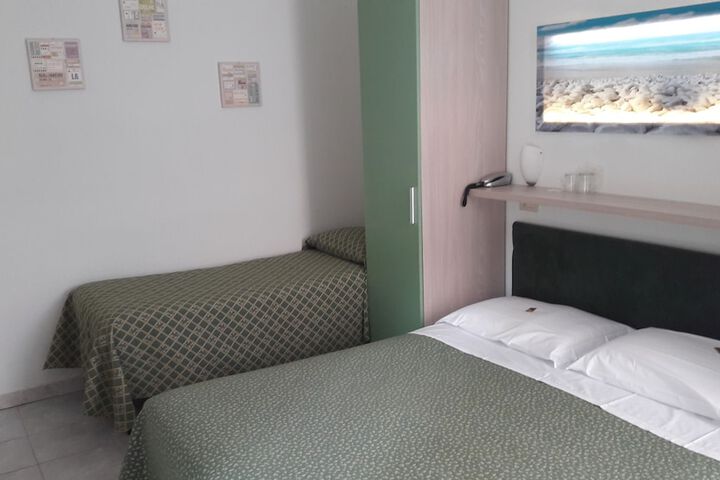 Room 5 of 34