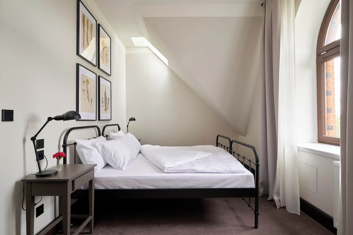 Room 13 of 46