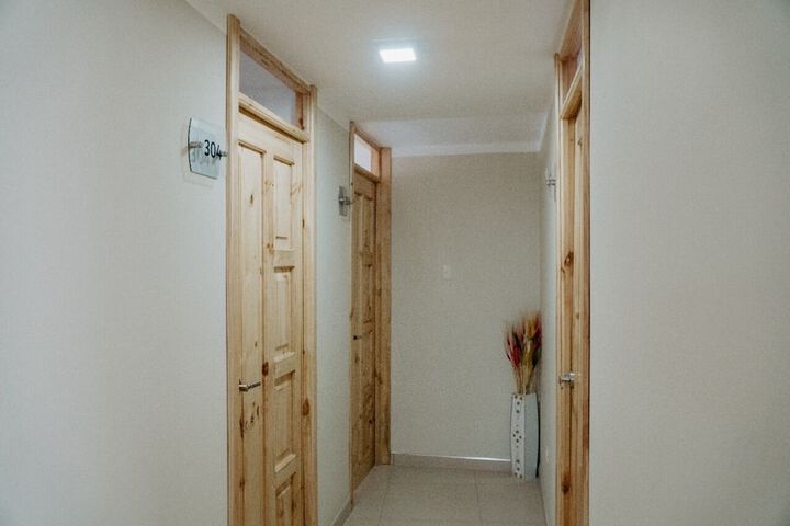 Ballroom/Hall 12 of 16
