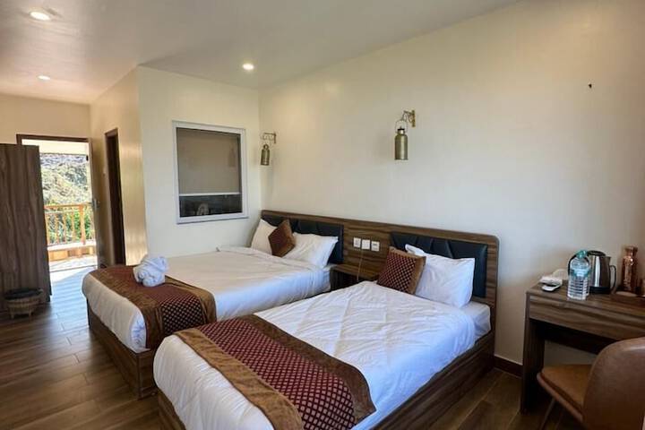 Room 4 of 26