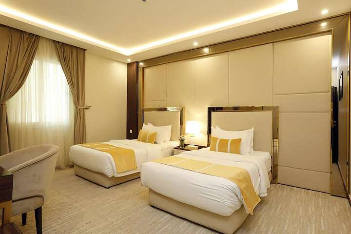 Room 9 of 29