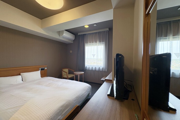 Room 10 of 36