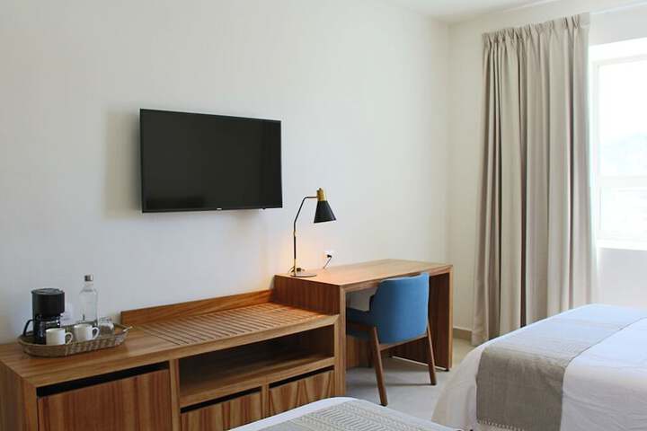 Room 32 of 67