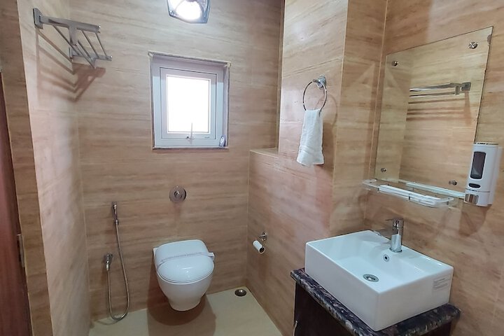 Room 13 of 20