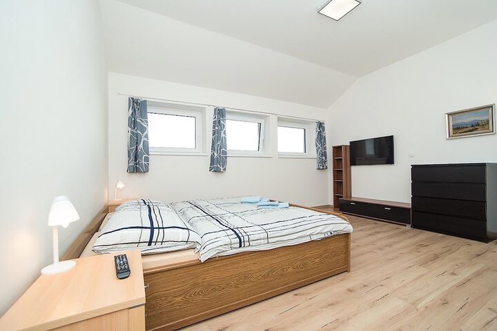 Room 12 of 14