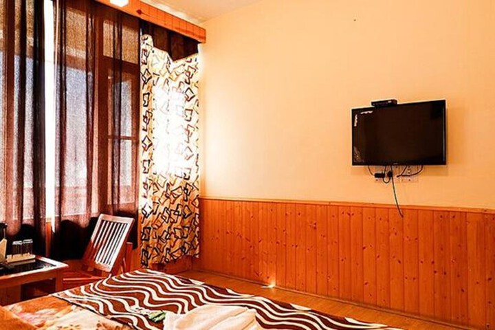 Room 18 of 25