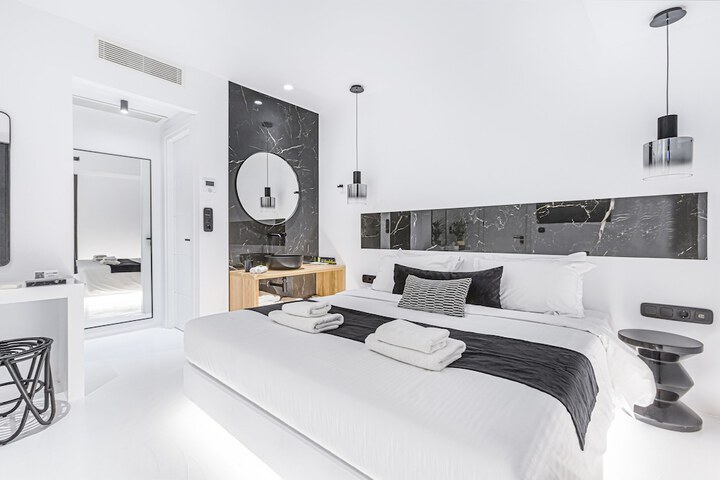 Room 60 of 166