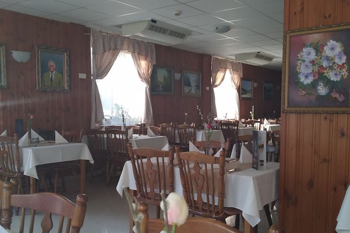 Dining 40 of 46